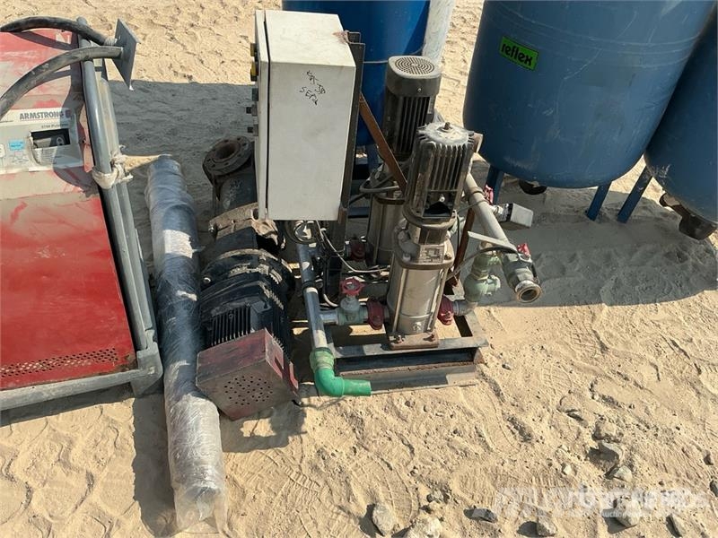  Tanks w/ Water Pump مضخات المياه