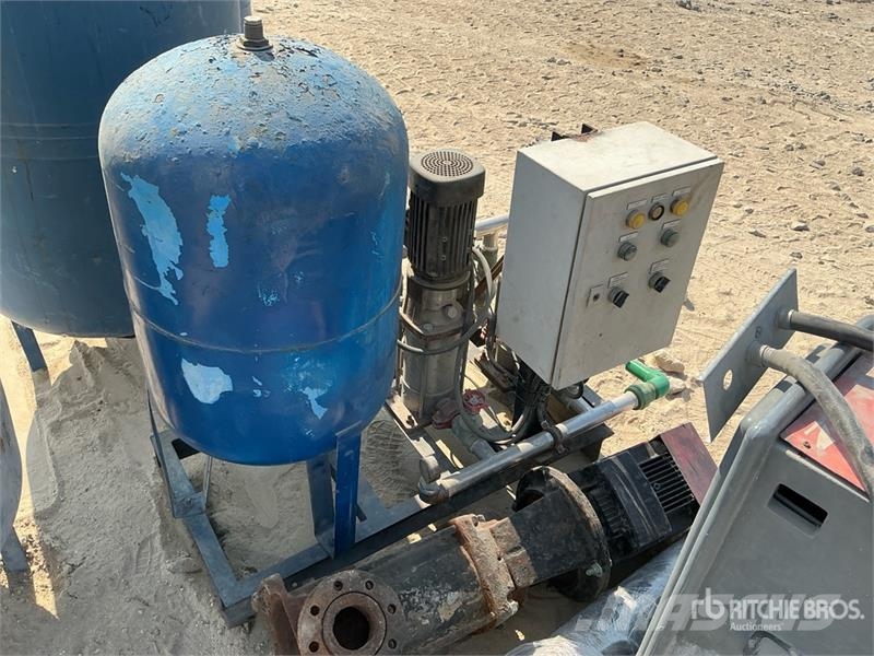  Tanks w/ Water Pump مضخات المياه