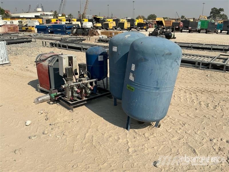  Tanks w/ Water Pump مضخات المياه