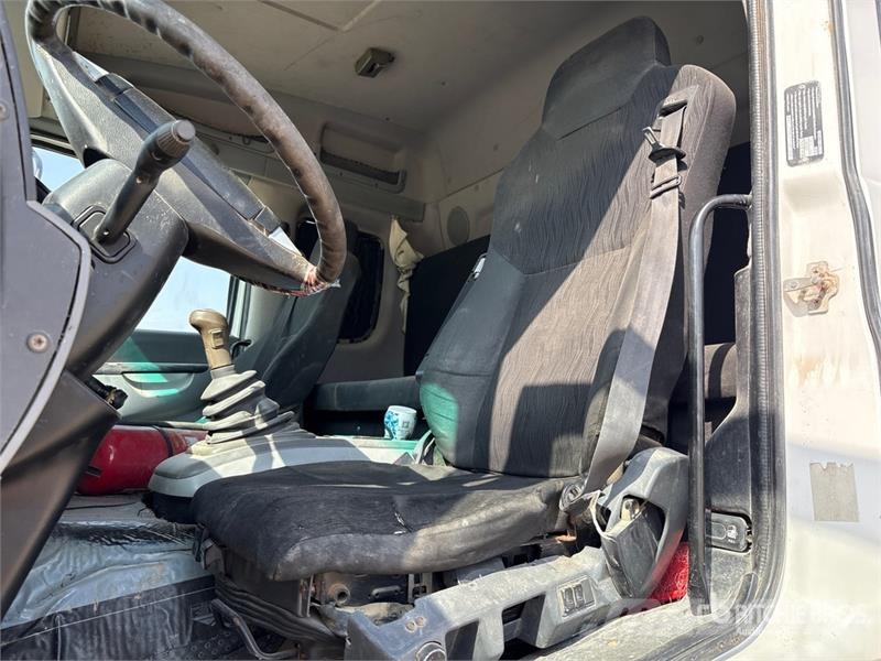Tata PRIMA 4438 S 4x2 S/A Sleeper Truck Tractor 牵引车
