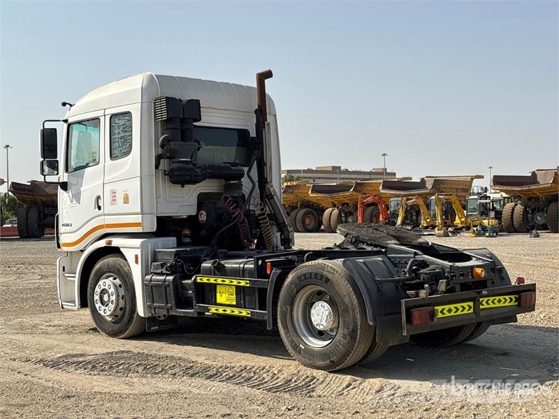 Tata PRIMA 4438 S 4x2 S/A Sleeper Truck Tractor 牵引车