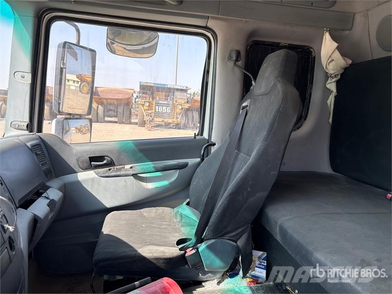 Tata PRIMA 4438 S 4x2 S/A Sleeper Truck Tractor 牵引车