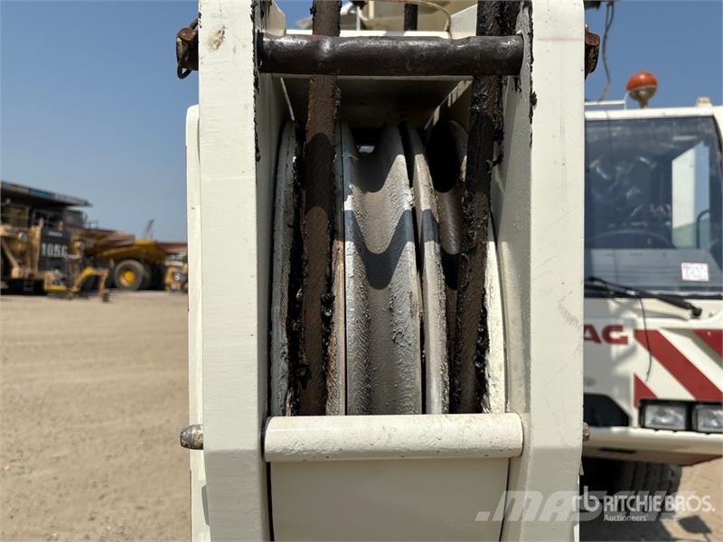  Terex-Demag AC100 100 ton 10x8x8 All Terrain Crane رافعات صالحة لكل أنواع الطرق