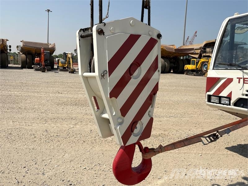  Terex-Demag AC100 100 ton 10x8x8 All Terrain Crane رافعات صالحة لكل أنواع الطرق