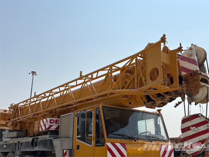  Terex-Demag AC80 80 ton 8x6x6 All Terrain Crane رافعات صالحة لكل أنواع الطرق