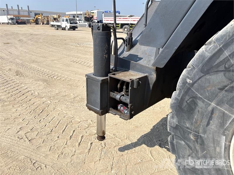 Terex RT335 Raske maastiku tõstukid