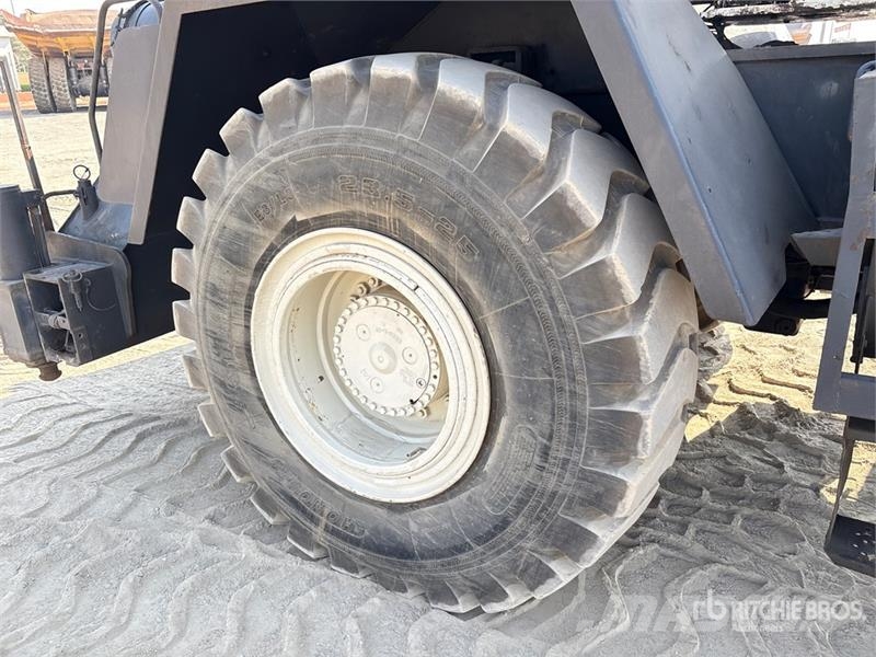 Terex RT335 Raske maastiku tõstukid