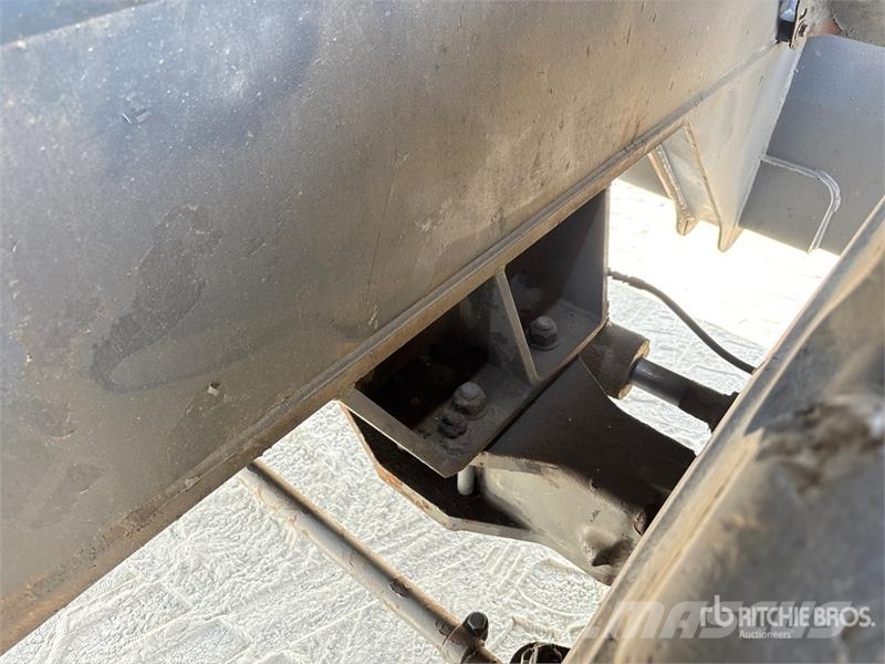 Terex RT335 Raske maastiku tõstukid