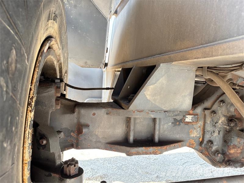 Terex RT335 Raske maastiku tõstukid