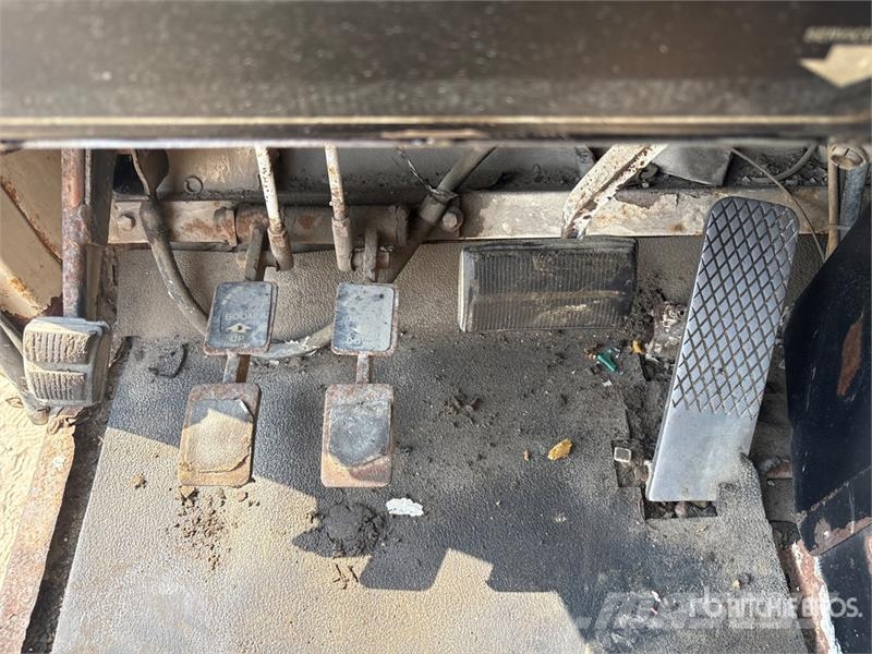 Terex RT335 Raske maastiku tõstukid