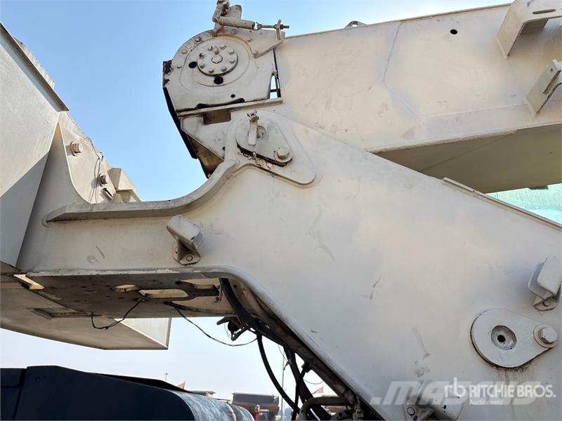 Terex RT335 Raske maastiku tõstukid