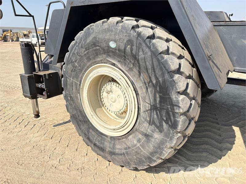 Terex RT335 Raske maastiku tõstukid