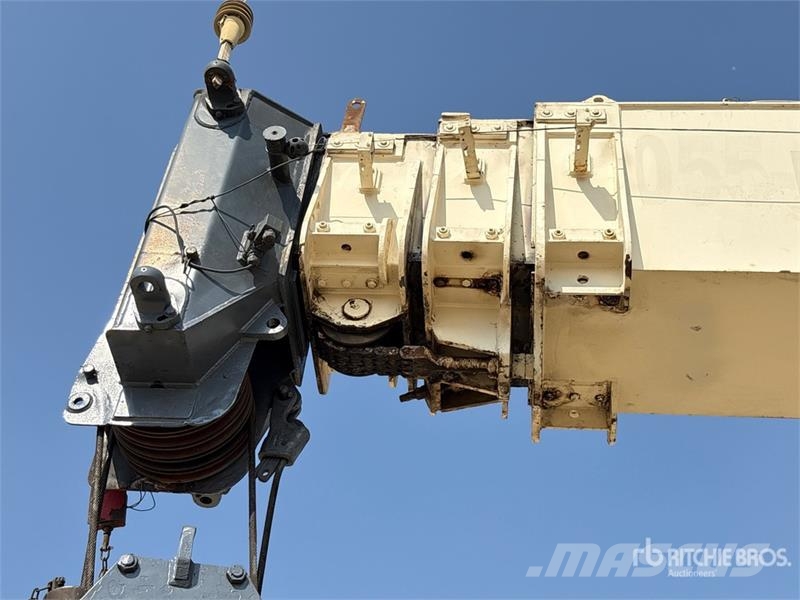 Terex RT335 Raske maastiku tõstukid