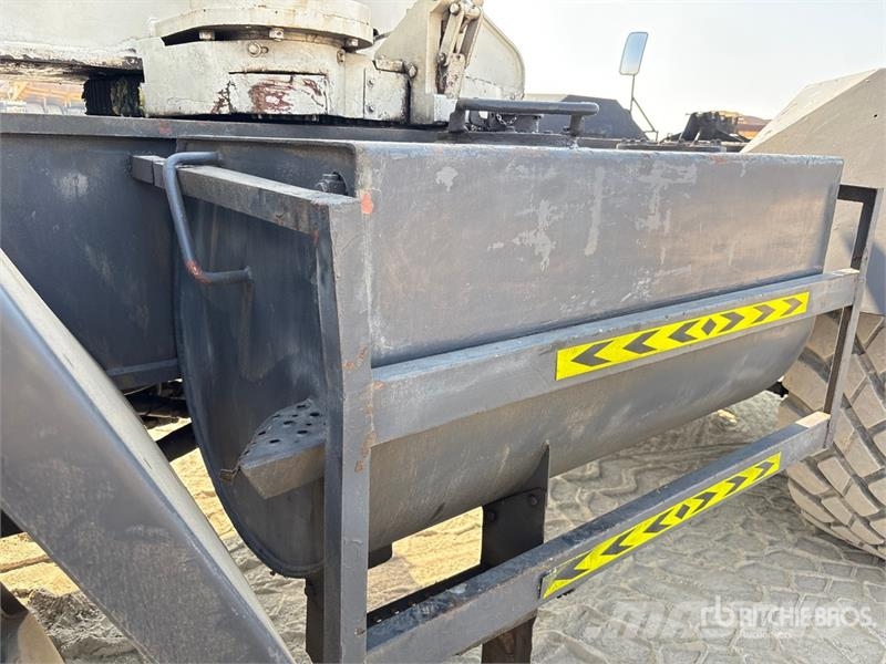 Terex RT335 Raske maastiku tõstukid