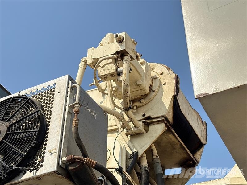 Terex RT335 Raske maastiku tõstukid