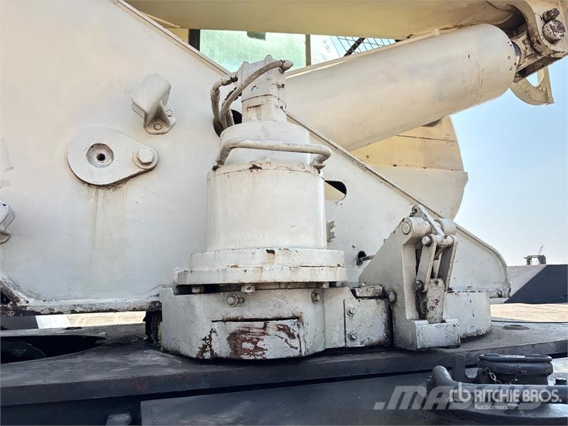 Terex RT335 Raske maastiku tõstukid