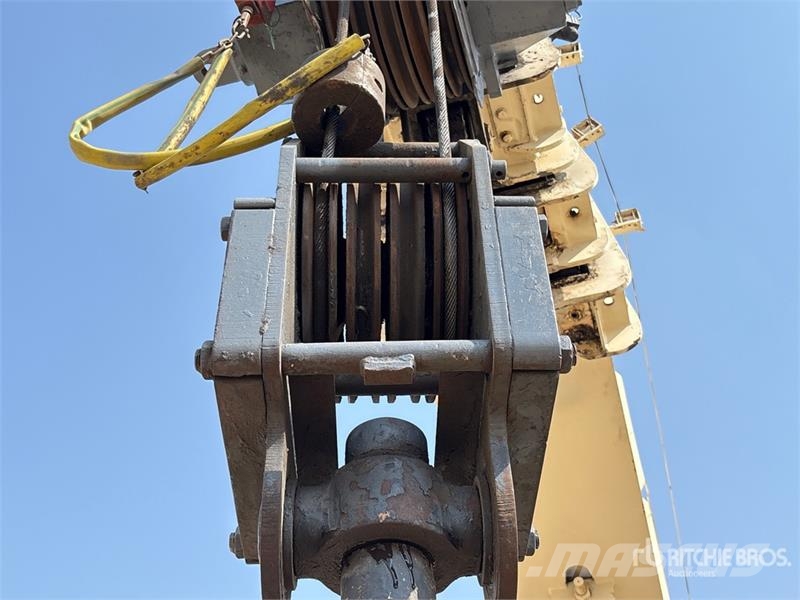 Terex RT335 Raske maastiku tõstukid