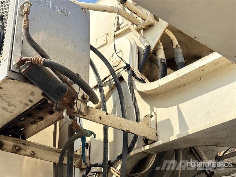 Terex RT335 Raske maastiku tõstukid