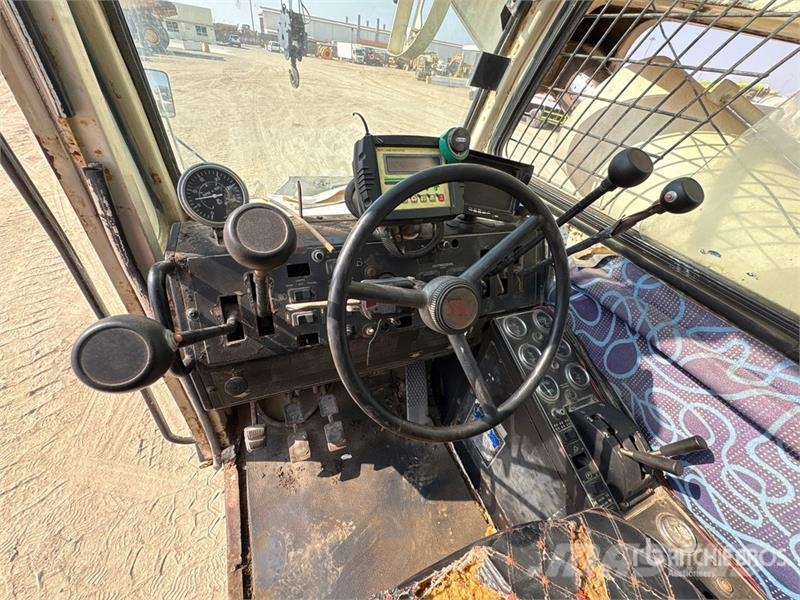 Terex RT335 Raske maastiku tõstukid