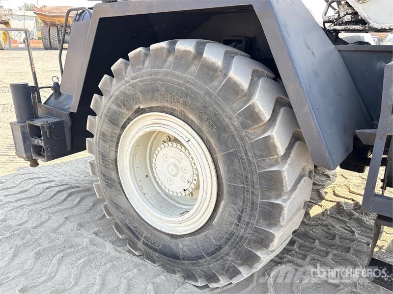 Terex RT335 Raske maastiku tõstukid