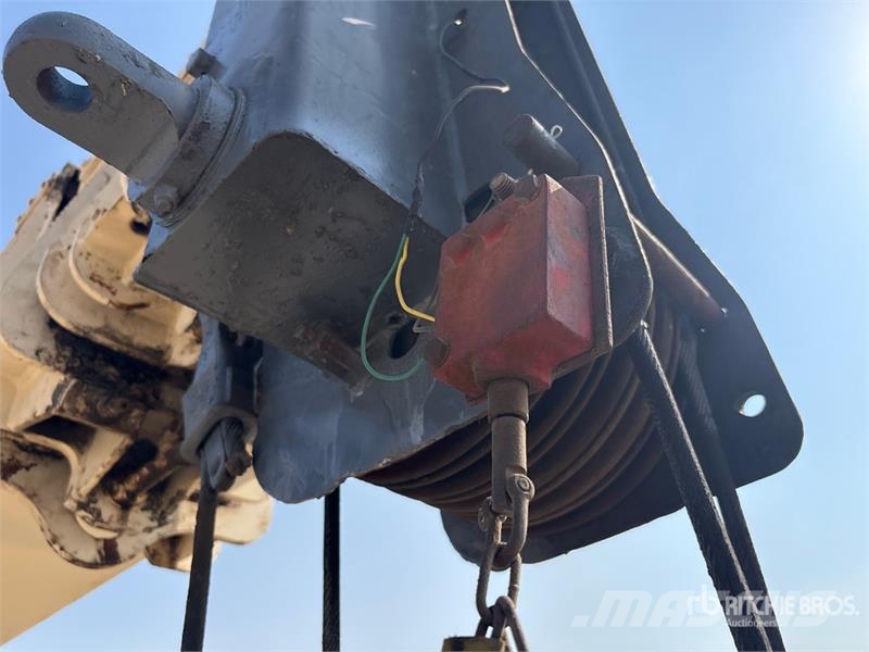Terex RT335 Raske maastiku tõstukid