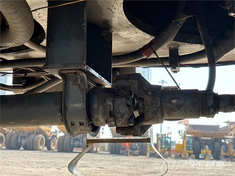 Terex RT335 Raske maastiku tõstukid