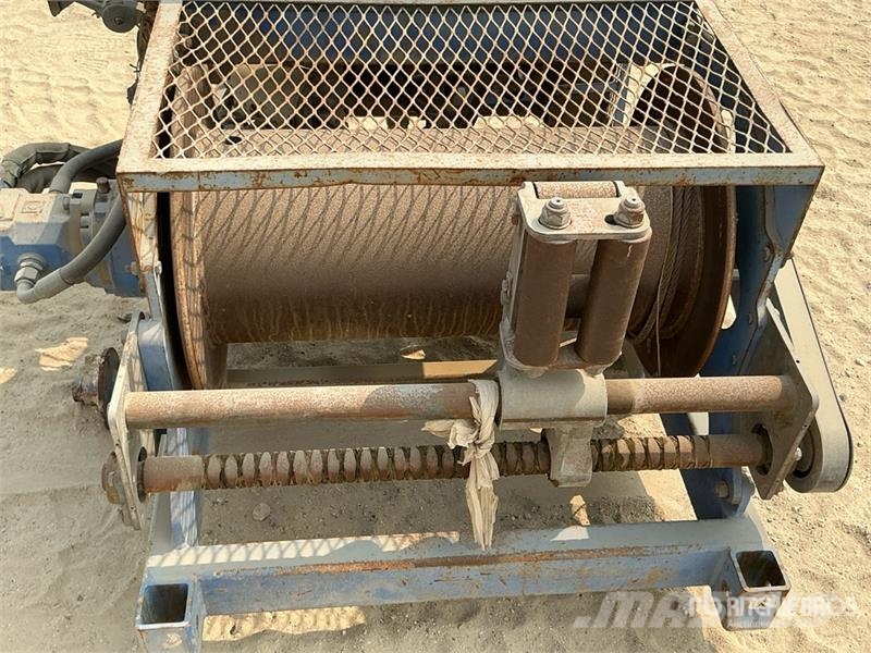 Tesmec AMC 402 1000 Kg Portable Hydraulic Winch معدات البناء - غير ذلك