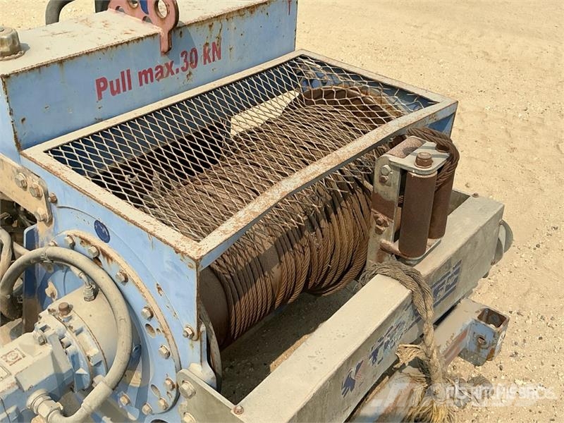 Tesmec AMC 402 1000 Kg Portable Hydraulic Winch معدات البناء - غير ذلك