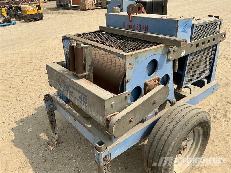 Tesmec AMC 402 1000 Kg Portable Hydraulic Winch معدات البناء - غير ذلك