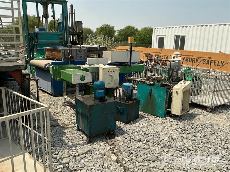  Textile Bailing Press Unit w/ Accessories معدات البناء - غير ذلك