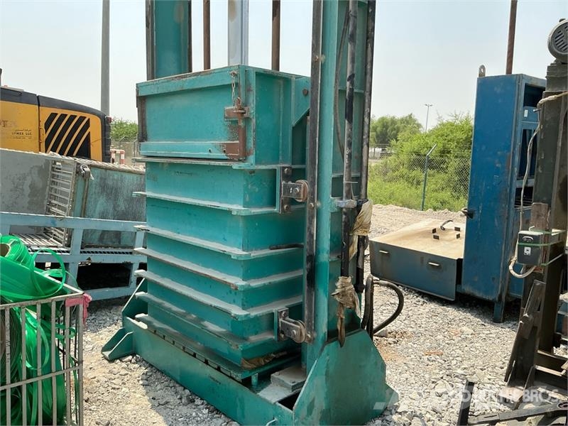 Textile Bailing Press Unit w/ Accessories معدات البناء - غير ذلك