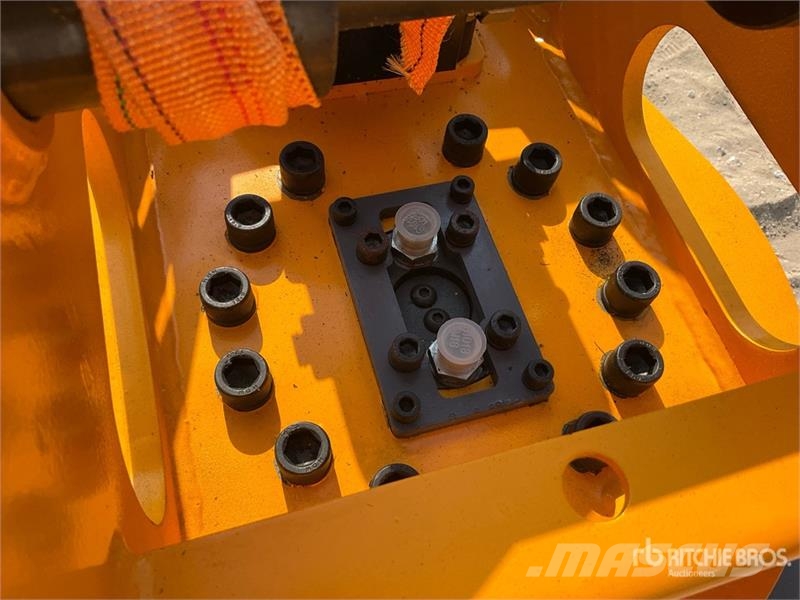  TOFT 04G Rotating Excavator Grapple - Fits 4 - 8 t خطاطيف