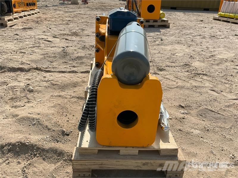  TOFT 680 Hydraulic Breaker - Fits 5 - 7 ton excava مطارق / كسارات