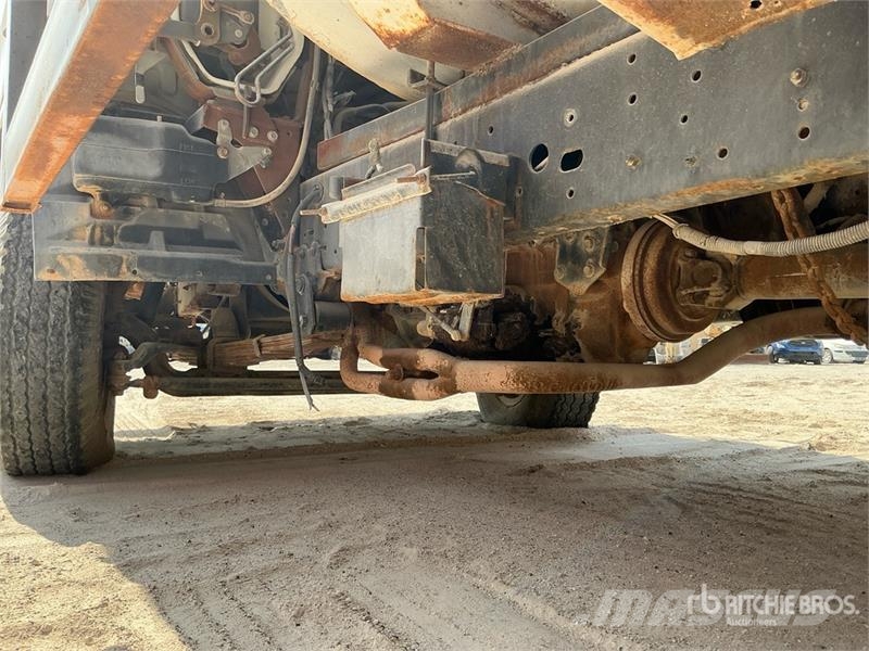 Toyota Dyna 5000 L 4x2 Water Truck (Inoperable) صهاريج مياه