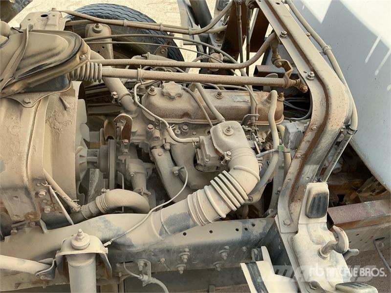 Toyota Dyna 5000 L 4x2 Water Truck (Inoperable) صهاريج مياه