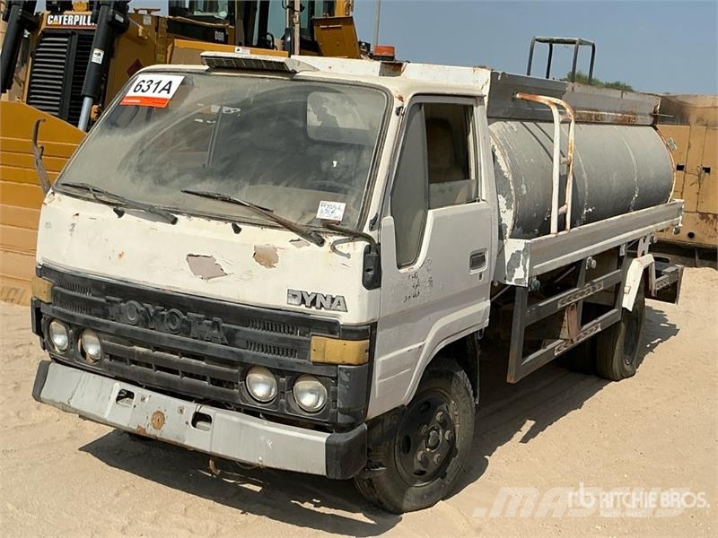 Toyota Dyna 5000 L 4x2 Water Truck (Inoperable) صهاريج مياه