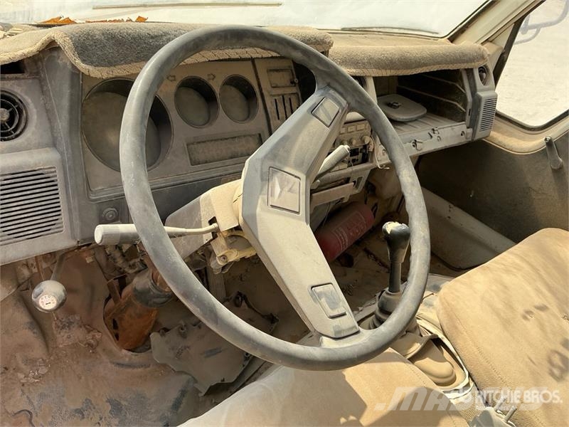 Toyota Dyna 5000 L 4x2 Water Truck (Inoperable) صهاريج مياه