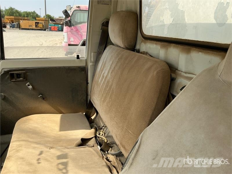 Toyota Dyna 5000 L 4x2 Water Truck (Inoperable) صهاريج مياه