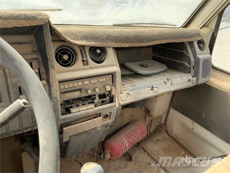 Toyota Dyna 5000 L 4x2 Water Truck (Inoperable) صهاريج مياه