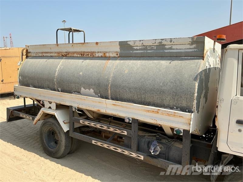 Toyota Dyna 5000 L 4x2 Water Truck (Inoperable) صهاريج مياه