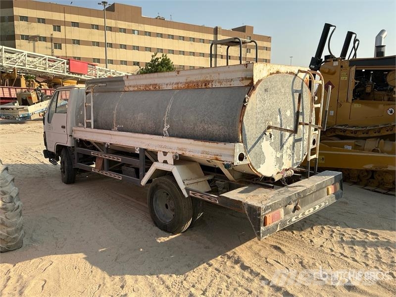 Toyota Dyna Water Truck (Inoperable) Water bowser