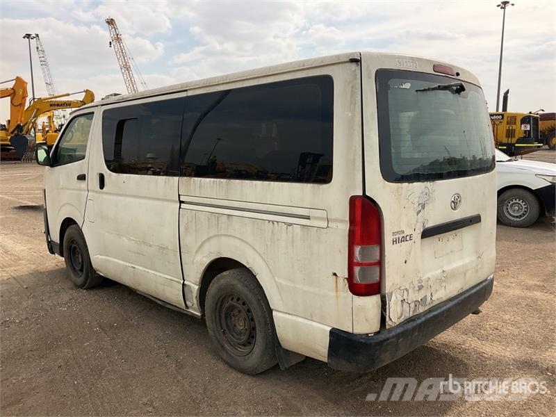 Toyota Hiace 4x2 Mini Bus Mini autobusi