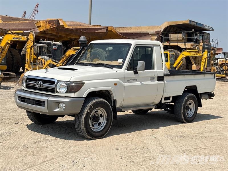 Toyota Land Cruiser 79L 4x4 Pickup Άλλα Vans