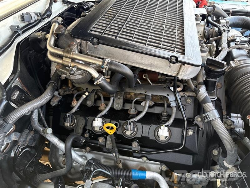 Toyota Land Cruiser 79L 4x4 Pickup Прочие фургоны