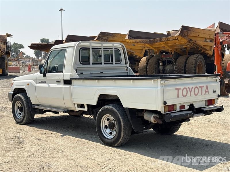 Toyota Land Cruiser 79L 4x4 Pickup Άλλα Vans