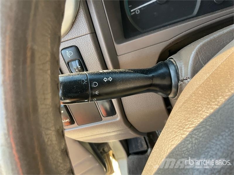 Toyota Land Cruiser 79L 4x4 Crew Cab Pickup Autre fourgon / utilitaire