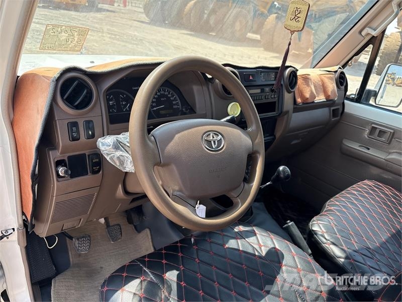 Toyota Land Cruiser 79L 4x4 Pickup Άλλα Vans