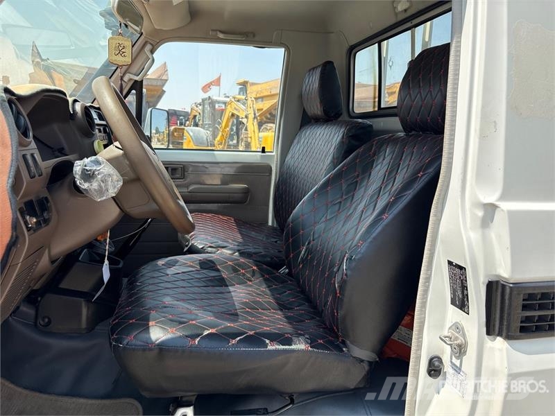 Toyota Land Cruiser 79L 4x4 Pickup Άλλα Vans