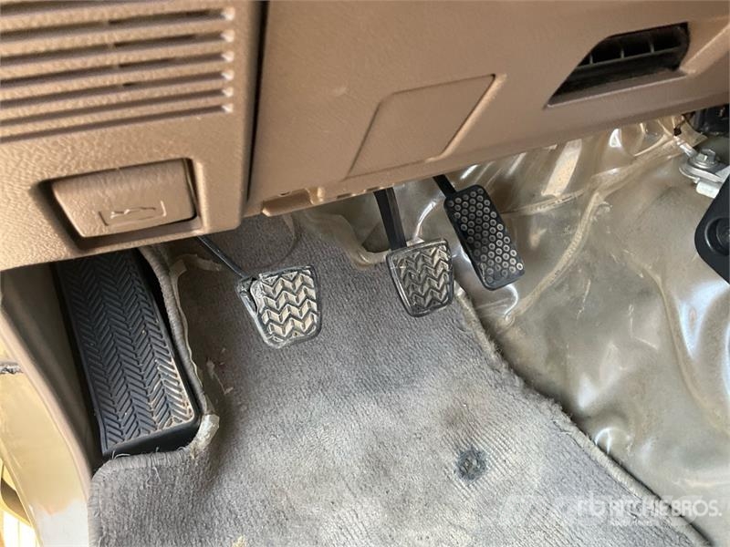 Toyota Land Cruiser 79L 4x4 Crew Cab Pickup Autre fourgon / utilitaire