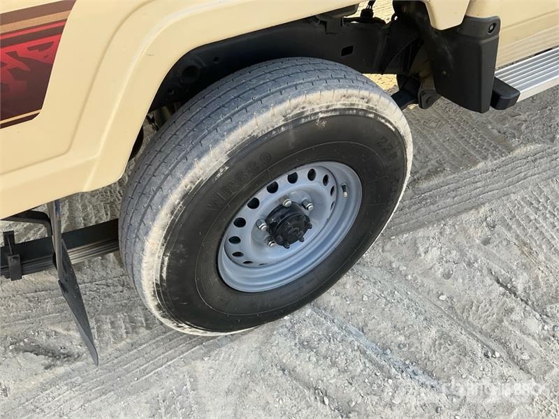 Toyota Landcruiser 79L 4x4 Crew Cab Pickup Άλλα Vans